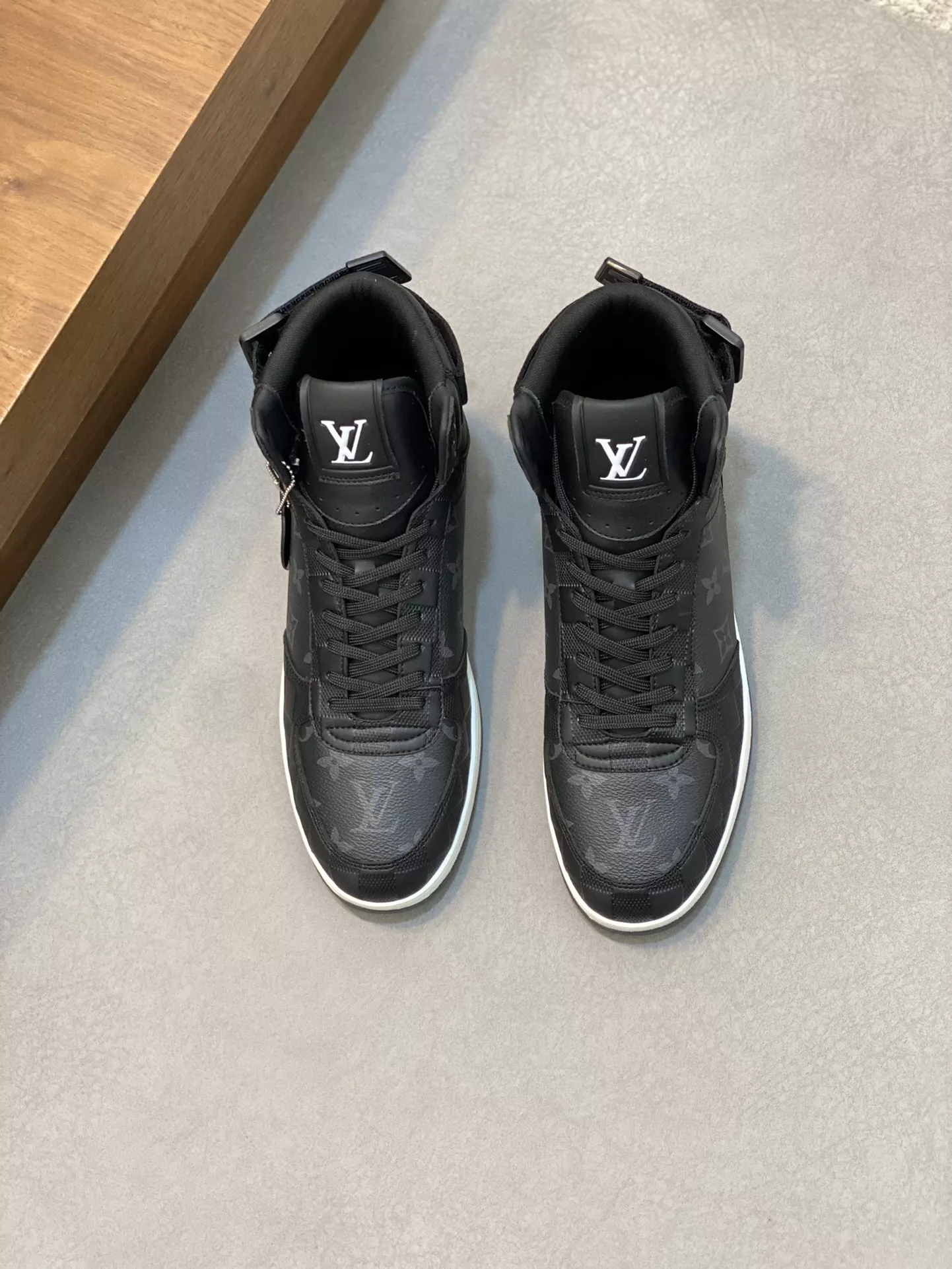 louis vuitton high tops chaussures pour homme s_1273a2b1